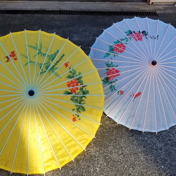 Set of 2 painted Chinese design fabric umbrellas - Picture 1 of 14